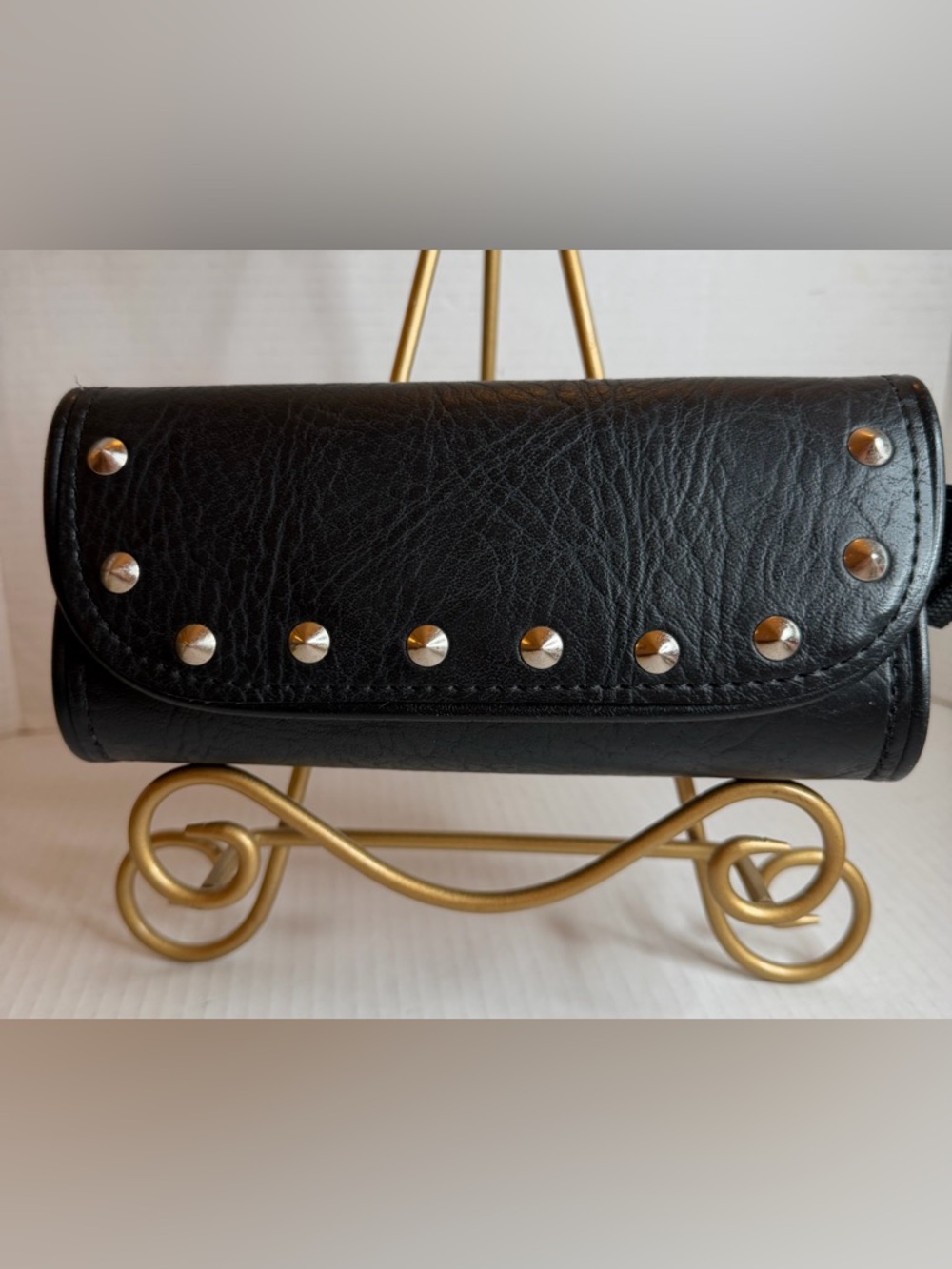 River Road studded synthetic leather windshield pouch designed Harley-Davidson